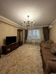 3-��������� �������� � 93.6 �² � 11/12 ����, ���� �� 273/5 ���� 8