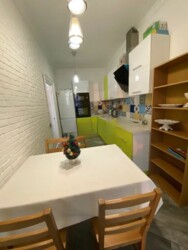 3-��������� �������� � 83 �² � 9/10 ����, ��� ����������, �������� 230 � �� ������ ���� 8