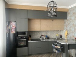 3-��������� �������� � 98.3 �² � 16/16 ����, ��������� 133/4 � �������� -��������� ���� 1