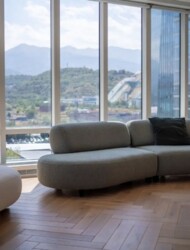 3-��������� �������� � 139.2 �² � 11/22 ����, ���-������ 77/2 ���� 24