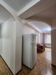 3-��������� �������� � 76.4 �² � 2/12 ����, ����������� 53 � ���� �� ����������� ���� 4