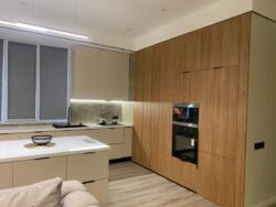 2-��������� �������� � 104 �² � 10/19 ����, ���� 164 �3 � ������������� ���� 19