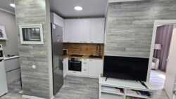 2-��������� �������� � 43.9 �² � 8/13 ����, ��������� 131 � ���������� ���� 8