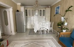 3-��������� �������� � 79.9 �² � 7/9 ����, ��� �������-2, ������� 2 ���� 4