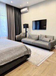 4-��������� �������� � 165 �² � 2/3 ����, ��� ������� 78 ���� 7