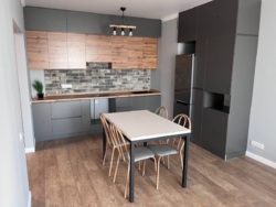 2-��������� �������� � 55 �² � 5/17 ����, ��������� 27� � ���� ��������� ���� 19