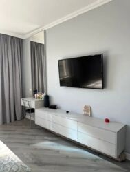 2-��������� �������� � 83 �² � 8/9 ����, ��� �����-3�, ��� ������-3� 30� ���� 4