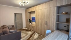 2-��������� �������� � 62.5 �² � 7/12 ����, �������� 90� � ���������� ���� 2