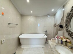 4-��������� �������� � 250 �² � 10/10 ����, ��� �����-3 17/1 � ����� - �������� ���� 2