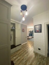 3-��������� �������� � 83 �² � 9/10 ����, ��� ����������, �������� 230 � �� ������ ���� 13