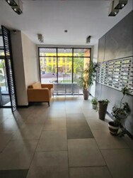 2-��������� �������� � 60.6 �² � 9/12 ����, ����� ����������� 97� ���� 1