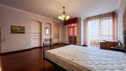 2-��������� �������� � 127 �² � 8/13 ����, ���-������ 95 � ��������� ���� 23