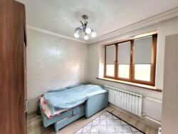 4-��������� �������� � 85.9 �² � 5/6 ����, �������� 154 ���� 8