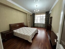 Продается квартира Алматы, Медеуский р-н, Омарова, ул., 37 фото 1 Продается квартира Алматы, Медеуский р-н, Омарова, ул., 37 фото 1