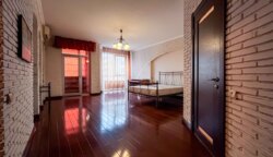 2-��������� �������� � 127 �² � 8/13 ����, ���-������ 95 � ��������� ���� 17