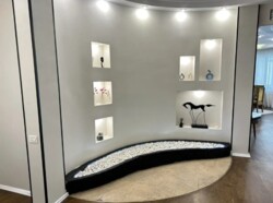 4-��������� �������� � 350 �² � 9/9 ����, ��������� 63 � ��������� ��������� ���� 16