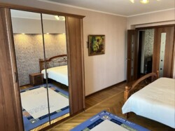 4-комнатная квартира · 100 м² · 4/8 этаж, мкр Орбита-2 10 — Аль-Фараби / Навои фото 2 4-комнатная квартира · 100 м² · 4/8 этаж, мкр Орбита-2 10 — Аль-Фараби / Навои фото 2