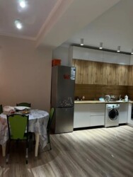 2-��������� �������� � 43.2 �² � 4/10 ����, ������ ����� 261 ��� ���� 2