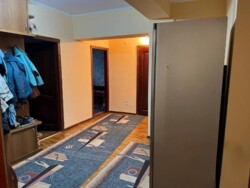 4-��������� �������� � 95.8 �² � 6/9 ����, ��� ������-1 40 ���� 7