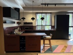 3-��������� �������� � 190 �² � 1/4 ����, ����������� 55 ���� 12