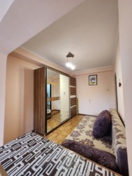 3-��������� �������� � 76.4 �² � 2/12 ����, ����������� 53 � ���� �� ����������� ���� 15