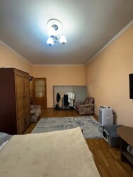 2-комнатная квартира · 42 м² · 4/5 этаж, Утеген батыра 106 фото 1 2-комнатная квартира · 42 м² · 4/5 этаж, Утеген батыра 106 фото 1