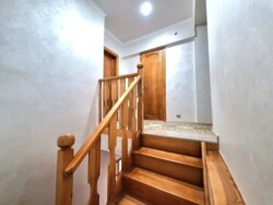 4-��������� �������� � 85.9 �² � 5/6 ����, �������� 154 ���� 17