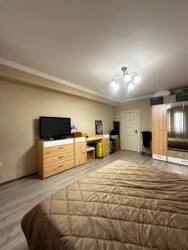 3-��������� �������� � 93.6 �² � 11/12 ����, ���� �� 273/5 ���� 14