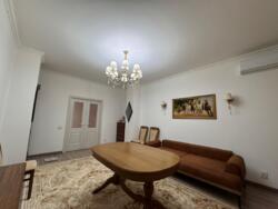 2-��������� �������� � 80 �² � 6/12 ����, �������� ������ 225 � ��������� ���� 7