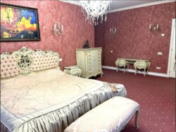 3-��������� �������� � 165 �² � 10/13 ����, ���-������ 101 � ���� ��������� ���� 8