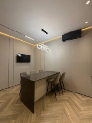 4-��������� �������� � 135 �² � 13/20 ����, �������� 310 ���� 10