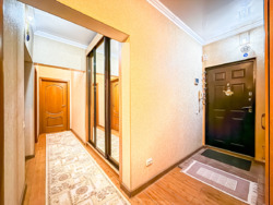 3-��������� �������� � 70 �² � 6/9 ����, ��� �����-4 75 ���� 14