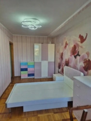 3-��������� �������� � 76 �² � 8/12 ����, ��� ������ 120 ���� 6