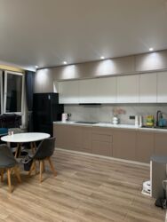 2-��������� �������� � 63 �² � 8/10 ����, ���� �� 285/8 ���� 12