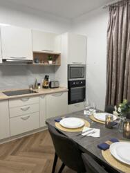 1-��������� �������� � 42.7 �² � 10/12 ����, ������ ����� 165 � ���� - ������ ����� ���� 18