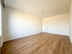 3-��������� �������� � 125.9 �² � 5/6 ����, ������� ������������� 71 ���� 8