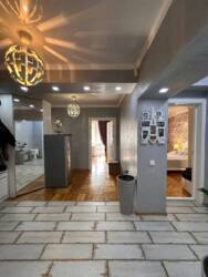 4-��������� �������� � 120 �² � 5/5 ����, ��� ������-1, ��������-��������� 3 � ��������-��������� ���� 3