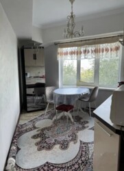 3-��������� �������� � 83 �² � 4/16 ����, ����������� 49 � ��������� ���� 4