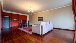 2-��������� �������� � 127 �² � 8/13 ����, ���-������ 95 � ��������� ���� 8