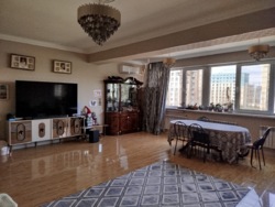 3-��������� �������� � 122.3 �² � 3/10 ����, �������� 309 � �������� �������� ���� 9