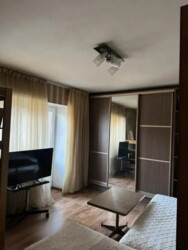 2-��������� �������� � 48.6 �² � 4/5 ����, ��� �����, ��������� � ��������� ������ ���� 2