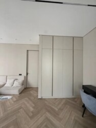 4-��������� �������� � 135 �² � 13/20 ����, �������� 310 ���� 4