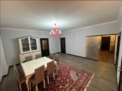 5-��������� �������� � 160 �² � 4/15 ����, ������� 59 � �������� ������-������� ���� 4