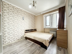 2-��������� �������� � 45.5 �² � 8/10 ����, ��� ������, �������� 4/13 ���� 1