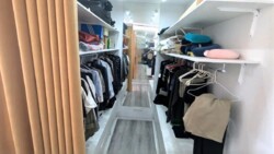 2-��������� �������� � 56 �² � 16/18 ����, ���� 164 � ������������� ���� 5