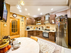 3-��������� �������� � 70 �² � 6/9 ����, ��� �����-4 75 ���� 11