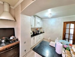 4-��������� �������� � 85.9 �² � 5/6 ����, �������� 154 ���� 22