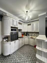 3-��������� �������� � 93.6 �² � 11/12 ����, ���� �� 273/5 ���� 10