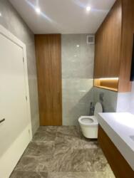 2-��������� �������� � 104 �² � 10/19 ����, ���� 164 �3 � ������������� ���� 11