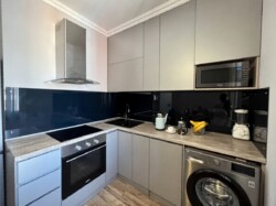 1-��������� �������� � 38.3 �² � 12/16 ����, ������� 36/7 ���� 9